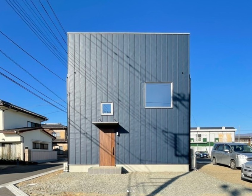 シンプルな家　陸屋根