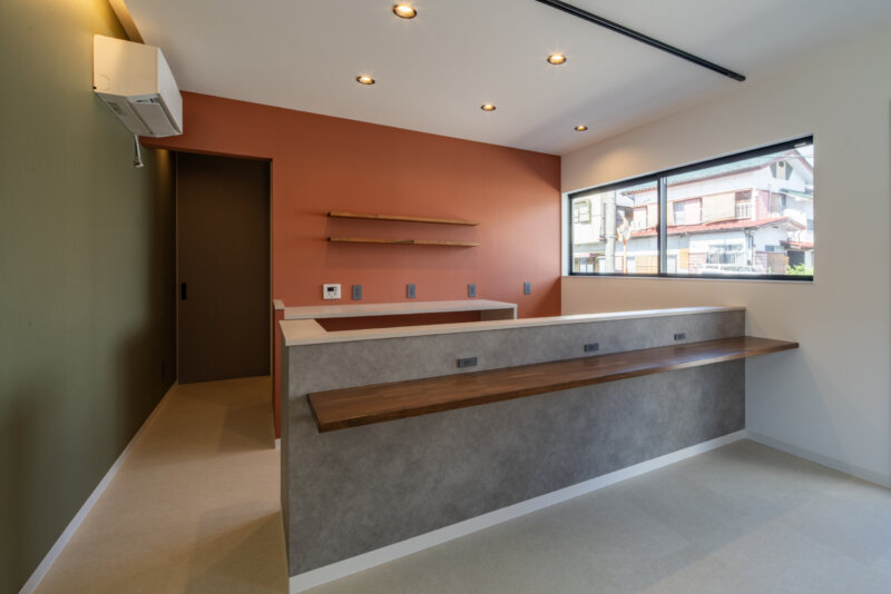 山梨県甲府市注文住宅｜自宅にカフェのある落ち着いた住まいの写真2