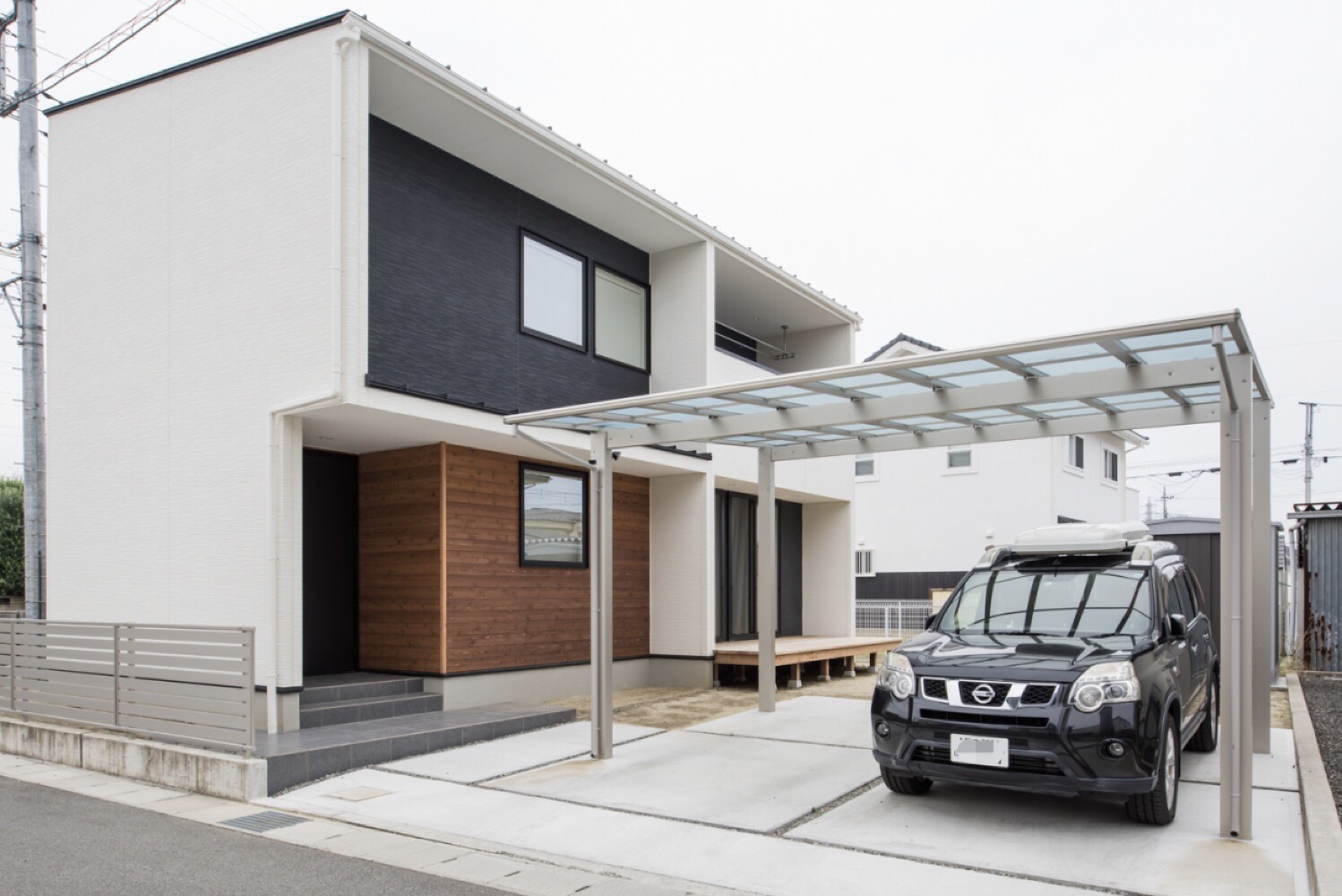 外観|山梨県昭和町注文住宅|敷地形状、土地の形を活かす理想の間取り画像